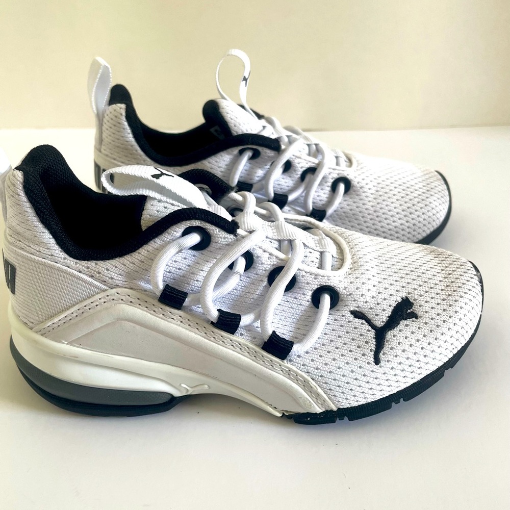 Puma Slip-On No Tie
Sneakers Unisex Size 10.5C.